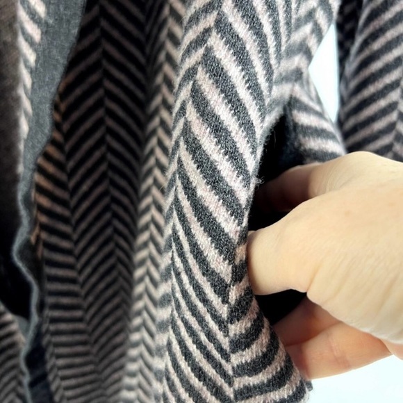 ANN TAYLOR Wool Blend Open Long Cardigan Duster in Woven Herringbone Pattern - Picture 6 of 11